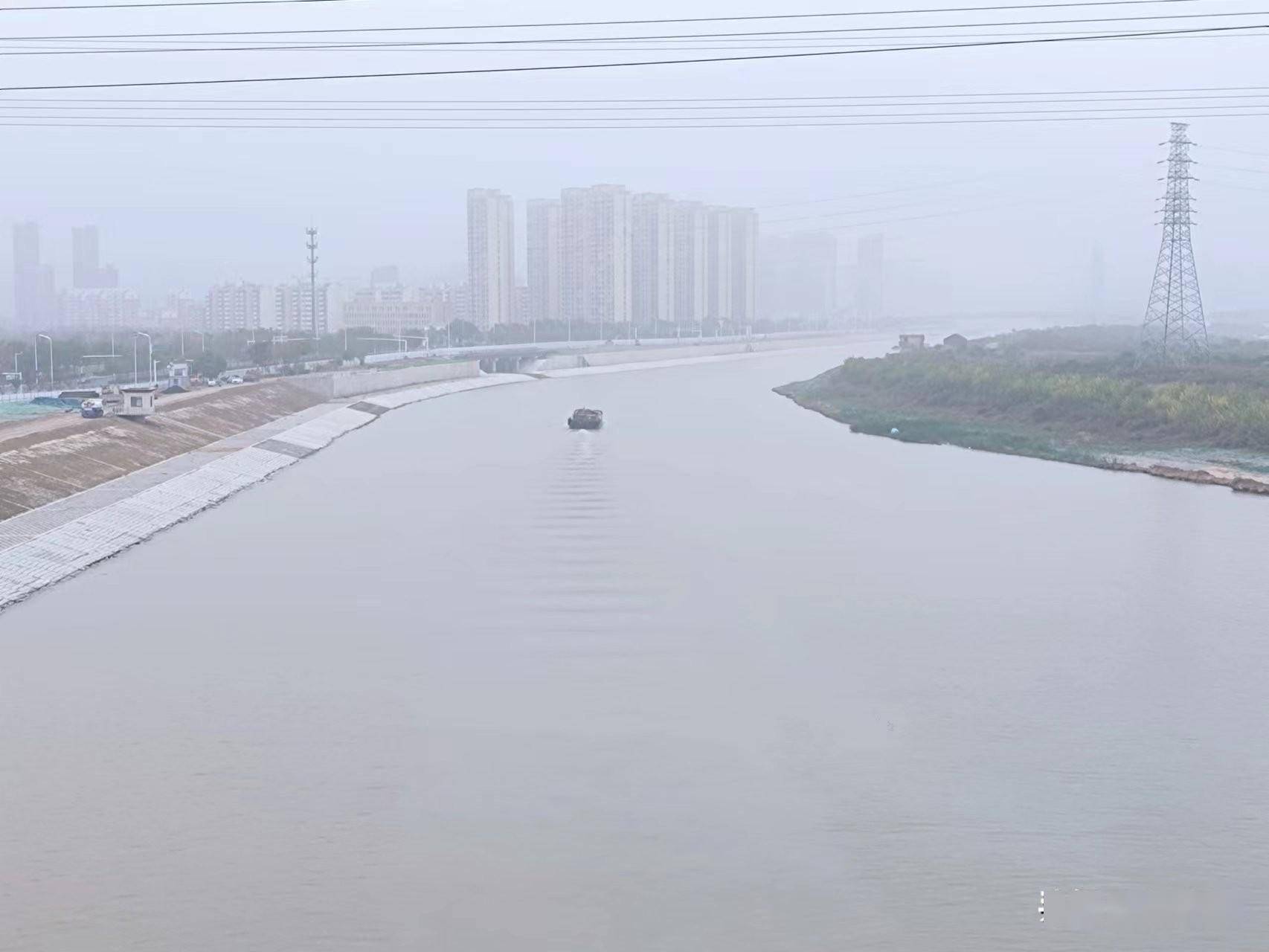 包含运河边备受关注，因为他们的冲突的词条